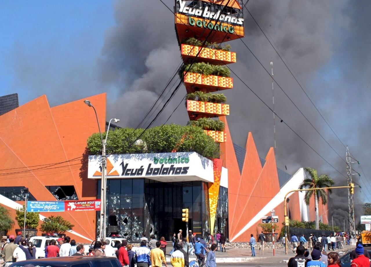 El 1 de agosto de 2004 se vivió una de las tragedias más grandes en Paraguay. Foto: Reuters / Stringer