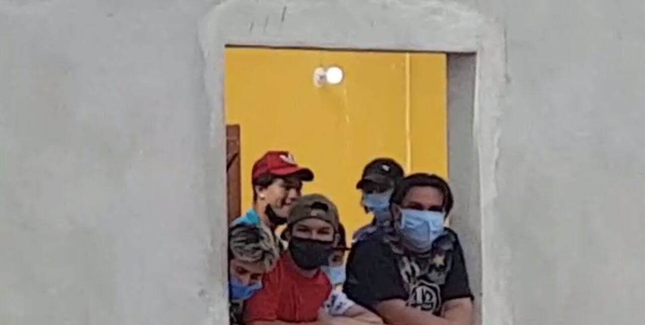 Dr. Oscar Servin y su equipo en la primera cirugía de epilepsia del país l Imagen: IPS