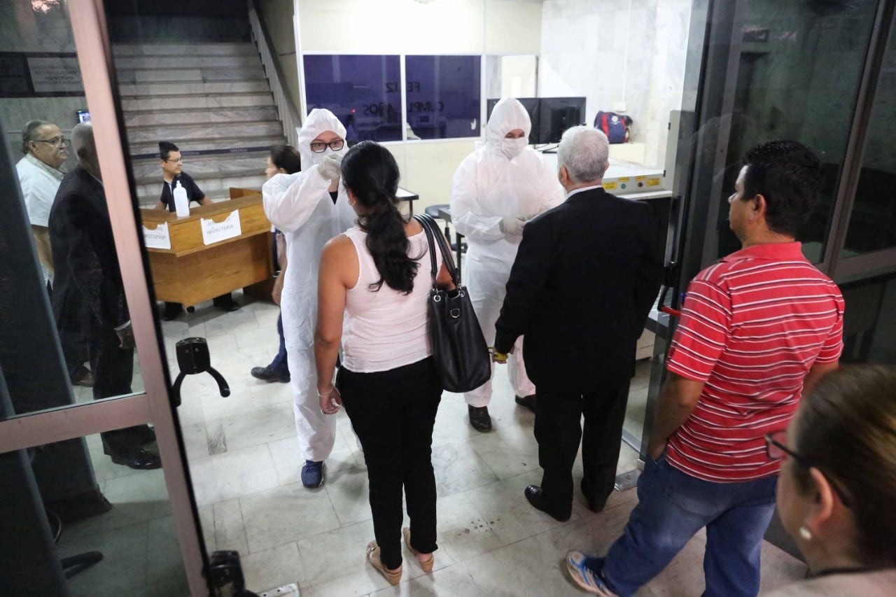 Solo quienes están habilitados por la Acordada, pueden acceder al Palacio de Justicia. Foto: Gentileza