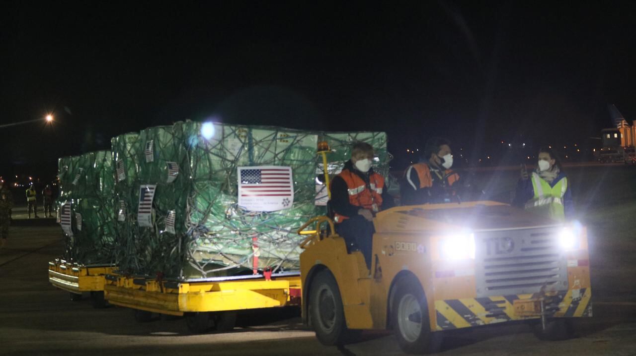 Arribó al país un nuevo lote de vacunas por gentileza de Estados Unidos. Foto: gentileza.