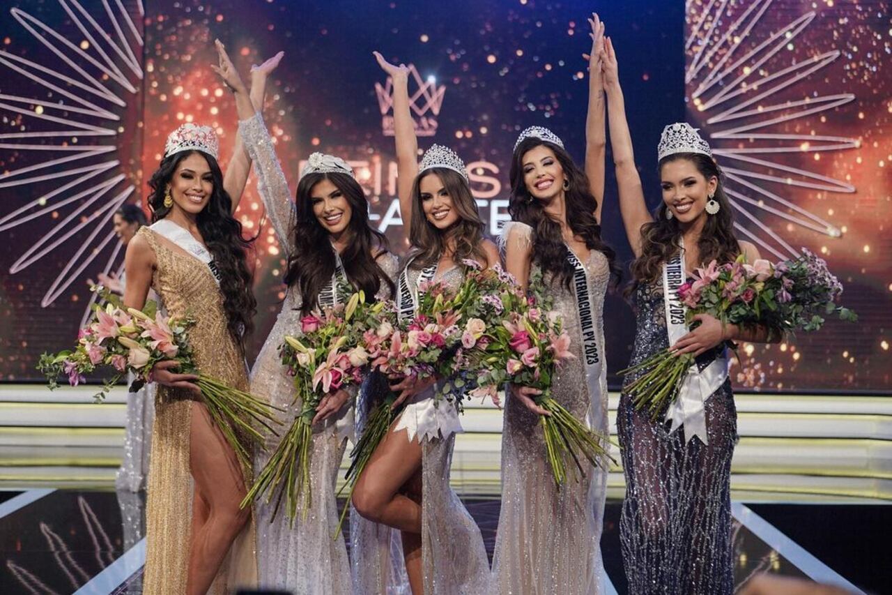 Las cinco nuevas soberanas de belleza. Foto: Reinas Paraguay.