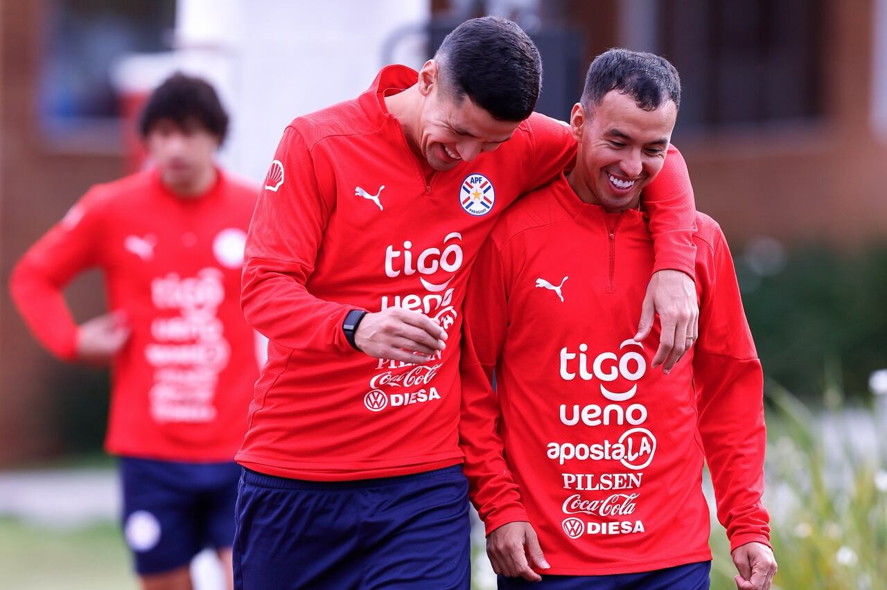 Alex Arce junto a Kaku Romero en la última movilización en Ypané. Foto: Albirroja