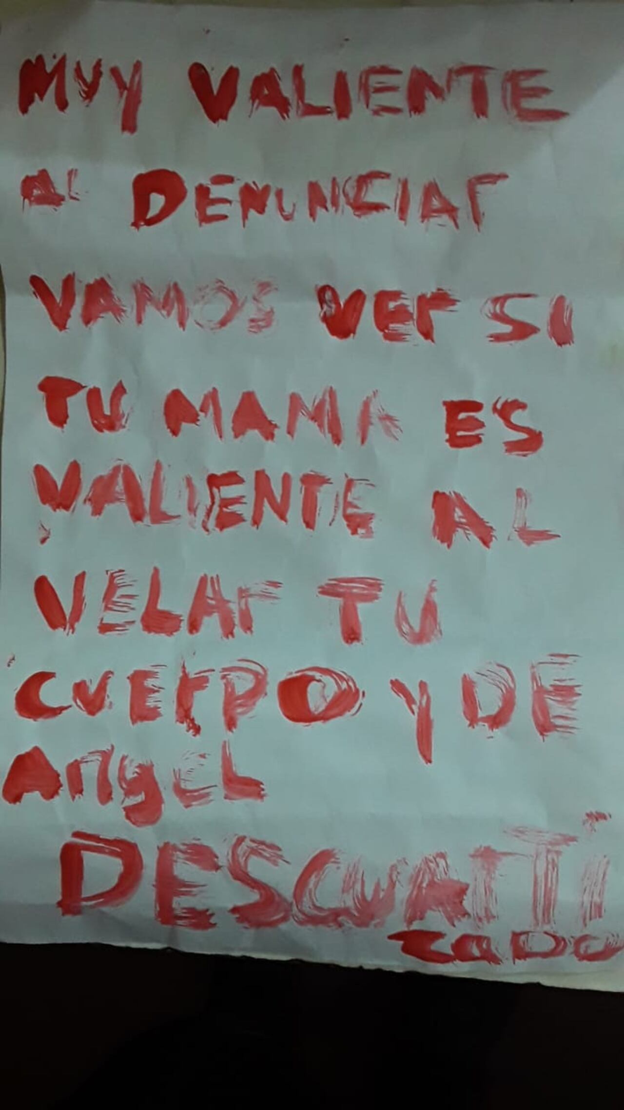 Uno de los escritos del agresor. Foto: gentileza.