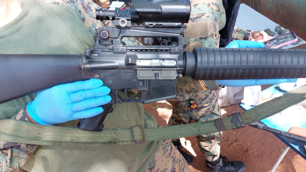 De su poder fueron incautadas armas de fuego, drogas y dinero en efectivo. Foto: gentileza.