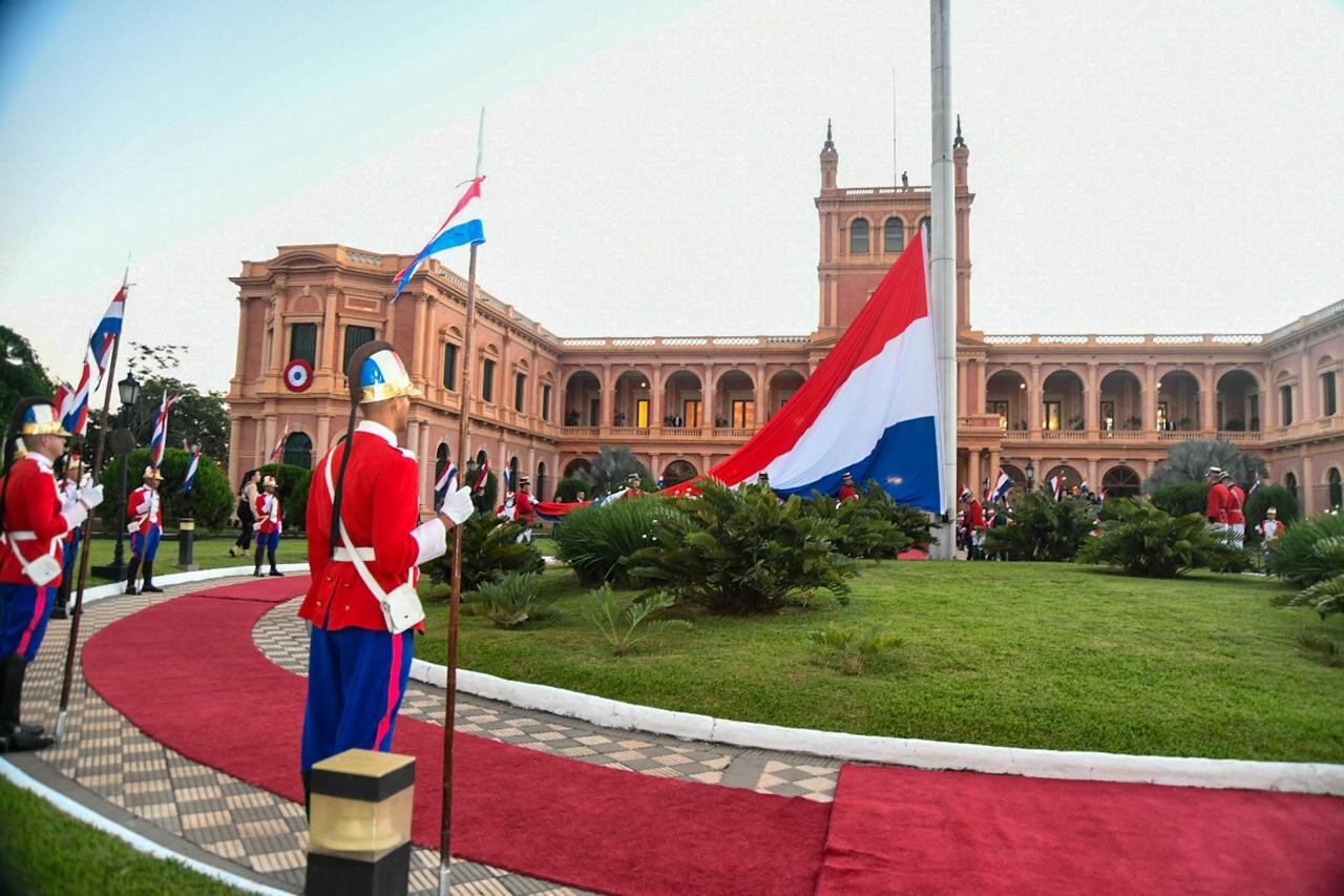 214 años: Santiago Peña encabeza actos oficiales por la Independencia. Foto: Gentileza