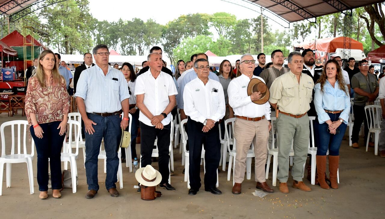 Instan a seguir trabajando para generar más desarrollo. Foto: gentileza