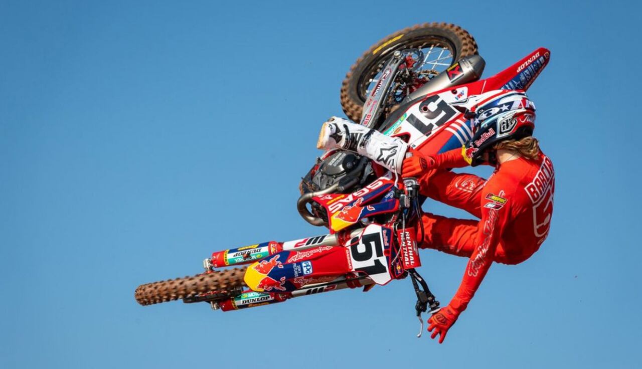 El estadonidense de 28 años Justin Barcia inició el AMA Supercross de la mejor manera.