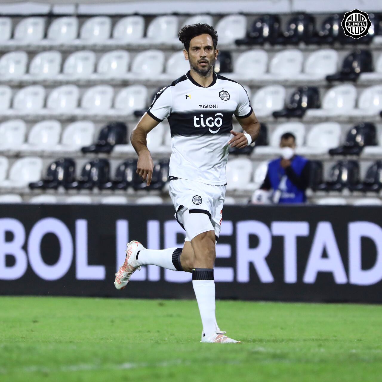 Desde las 20:30, Olimpia mide a Internacional de Porto Alegre. Foto: Club Olimpia