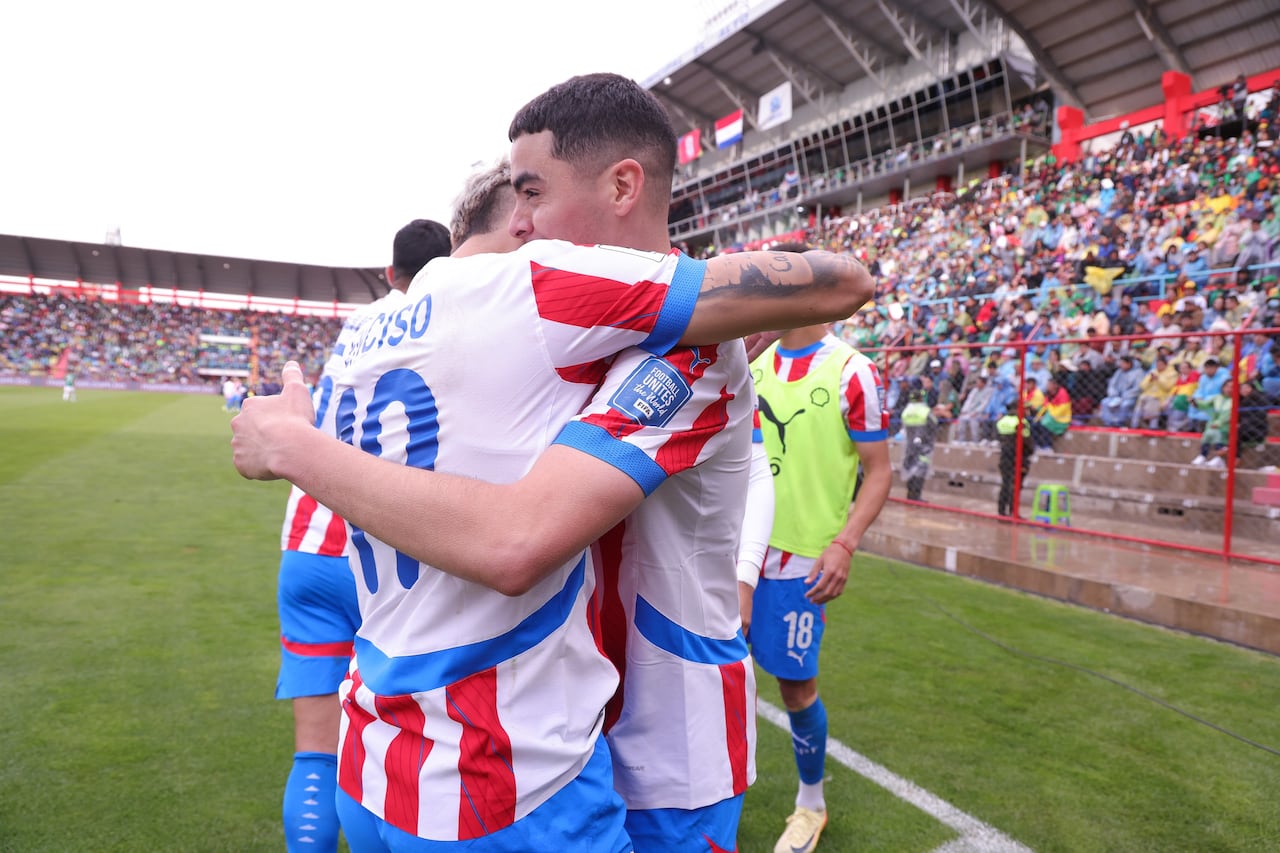 Paraguay ante Bolivia. Foto: Albirroja.