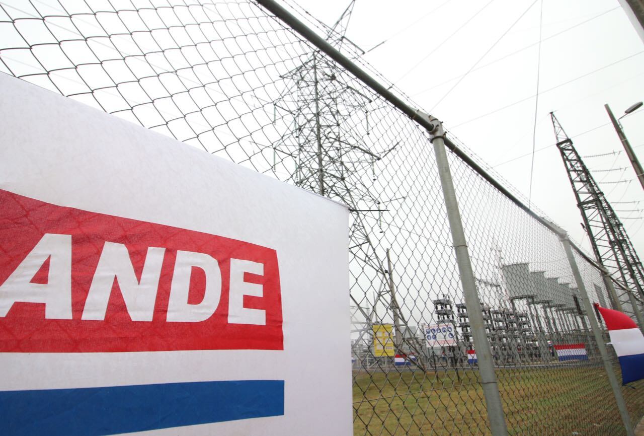 Unos 1.173.000 usuarios fueron exonerados del consumo de marzo por parte de la ANDE. Foto: Agencia IP