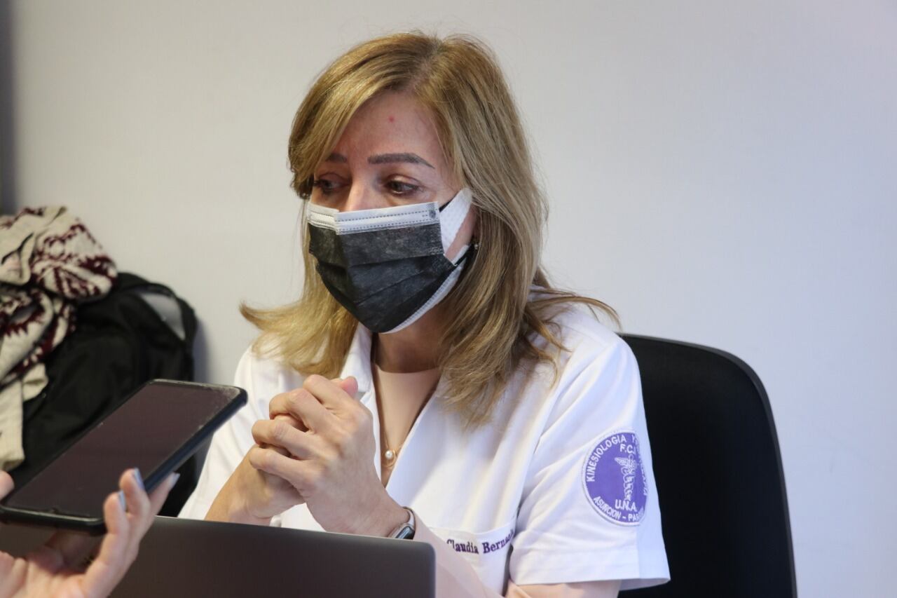 Lic. Claudia Bernaola, jefa del departamento de Lesiones músculo-esqueléticas de la carrera de Kinesiología y Fisioterapia. Foto: Gentileza