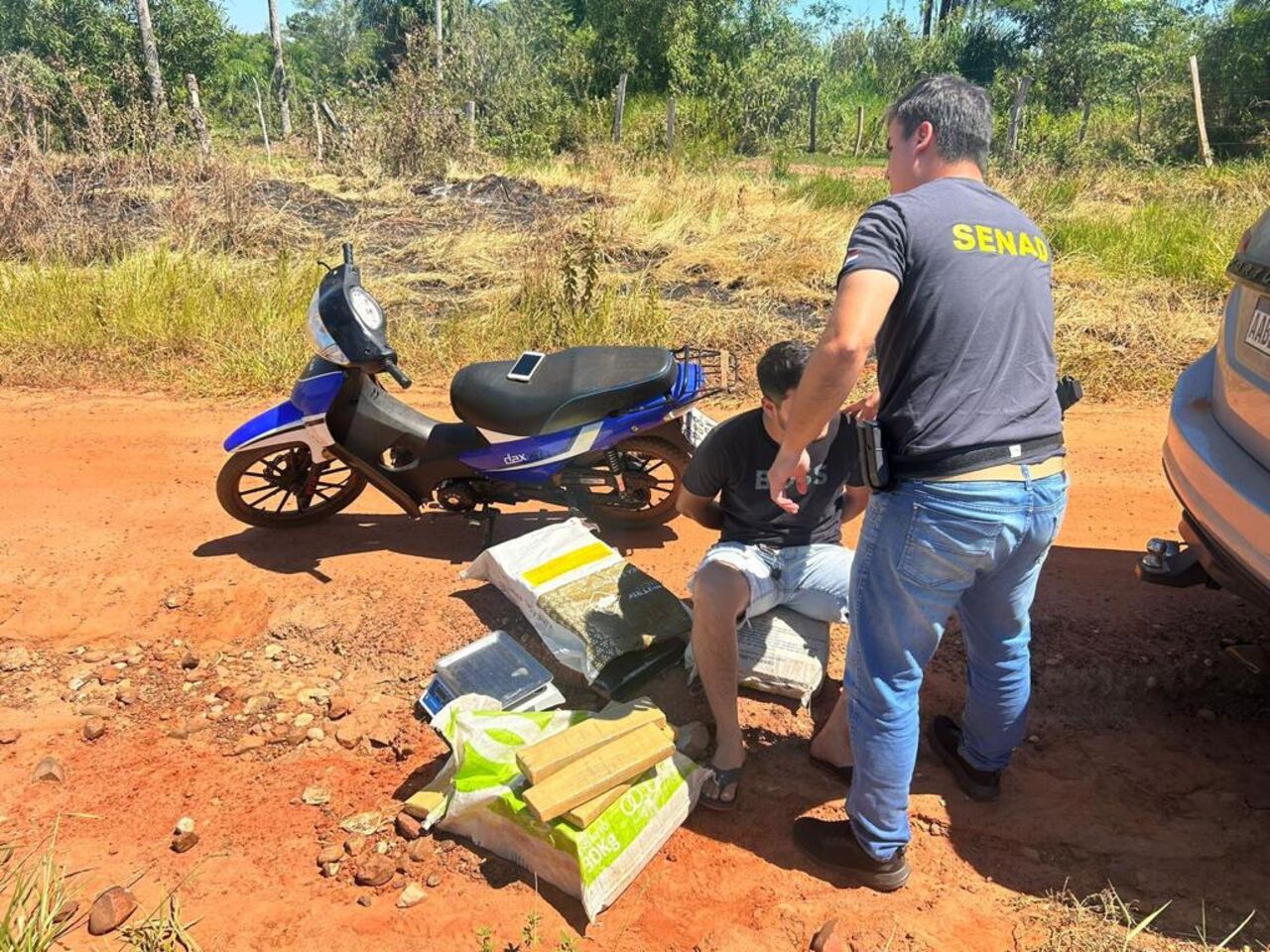 Cae hombre que trasladaba 67 kilos de marihuana en motocicleta. Foto: Gentileza