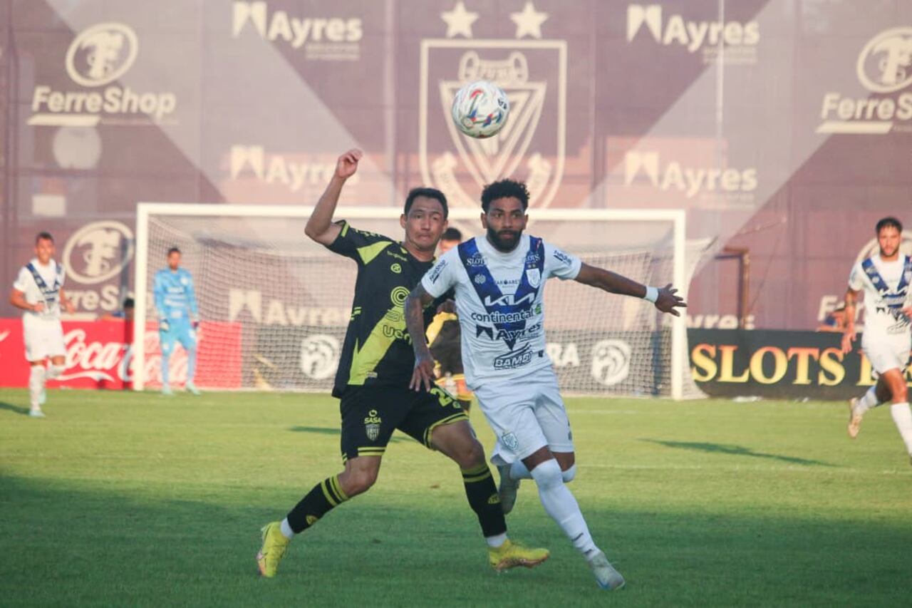 Recoleta FC y Sportivo Ameliano en el Ricardo Gregor. Foto: APF