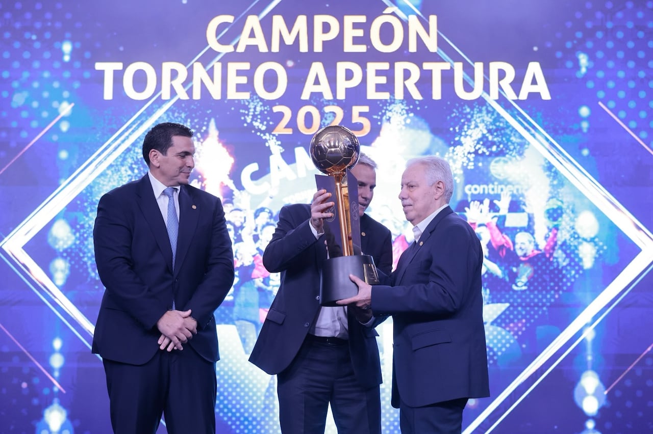 Club Libertad, campeón del Apertura. Foto: APF