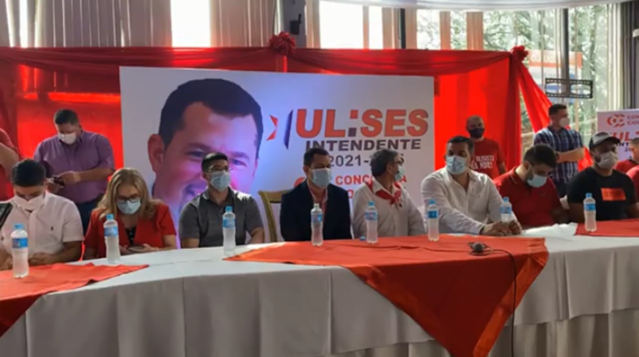 Ulises Quintana oficializa su precandidatura a intendencia de CDE. Foto: Captura de video/Facebook