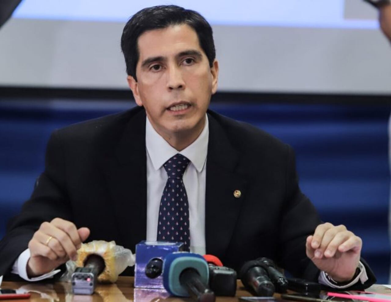 Federico González se comprometió a trabajar honestamente en la entidad Binacional. Foto: Agencia IP.