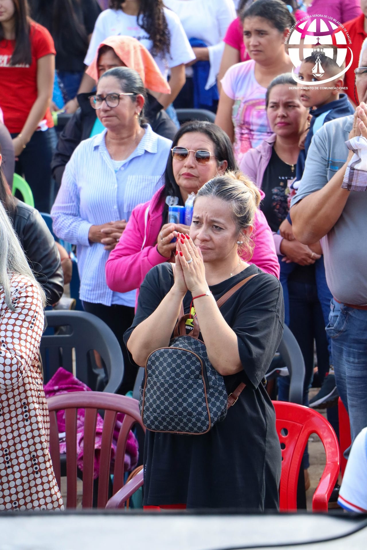 Fieles participan de la celebración en la Villa Serrana. Foto: Gentileza