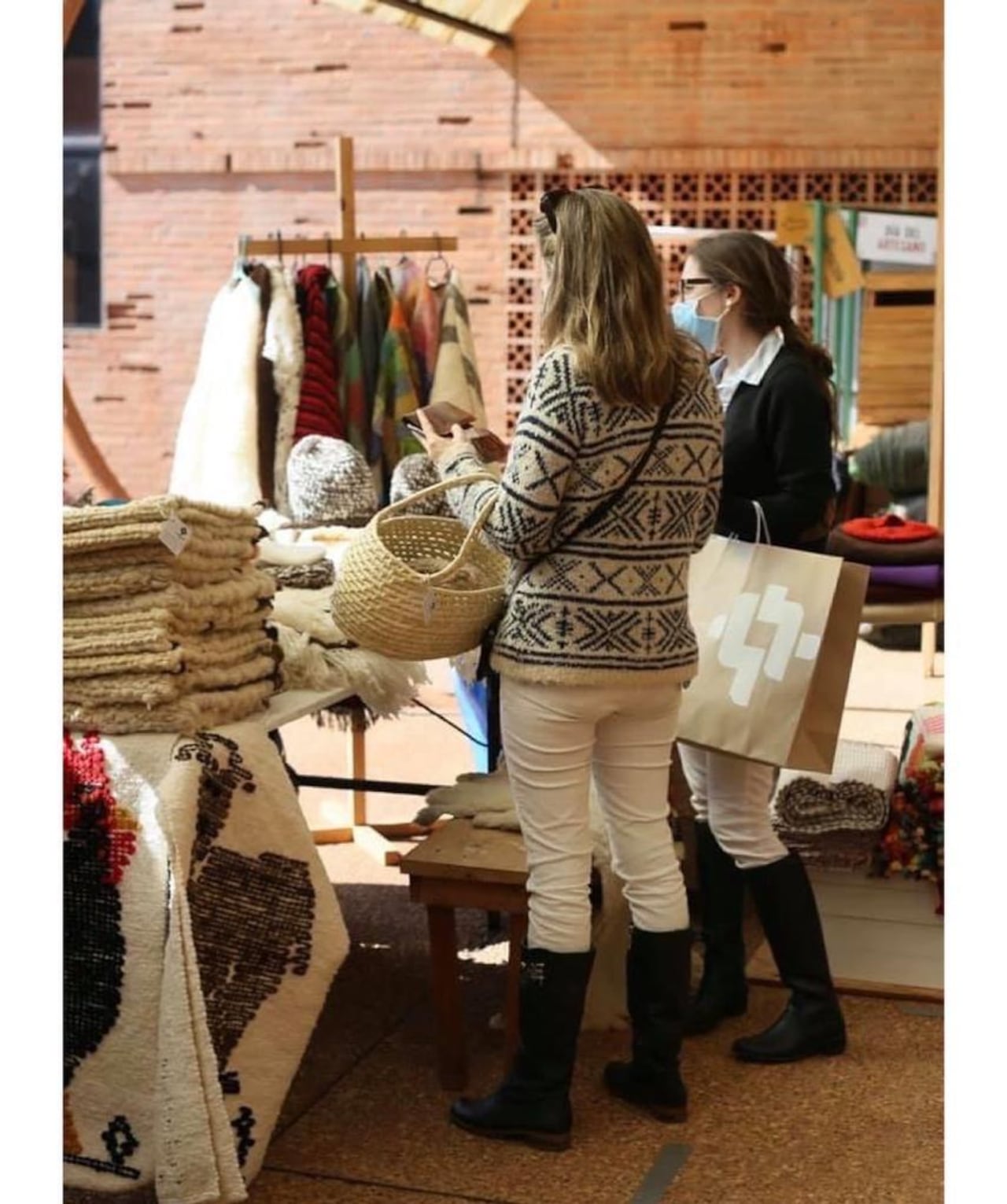 La feria arrancó este viernes a las 9:00 y será hasta las 18:00. Foto: Gentileza