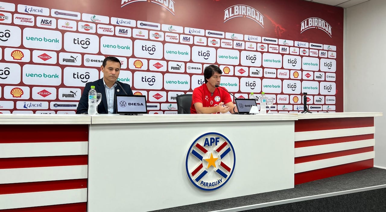 Conferencia de prensa del técnico Daniel Garnero. Foto: Albirroja.