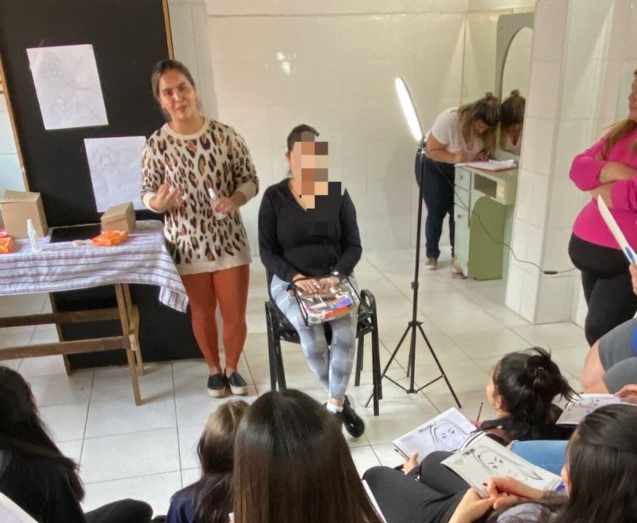 Buen Pastor: brindan clases de maquillaje a internas. Foto: MJ