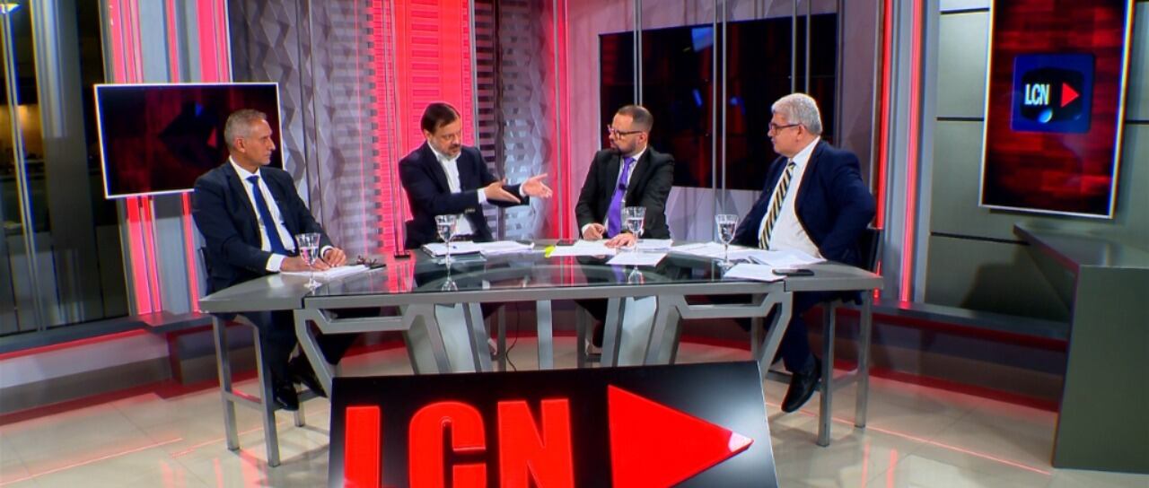Programa La Caja Negra, emitido por Unicanal. Foto: Captura de video