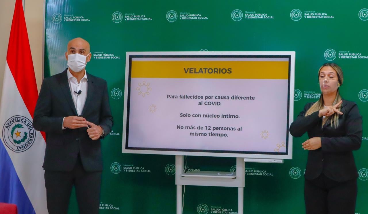 Conferencia de prensa del ministro de Salud, Julio Mazzoleni. Foto: Ministerio de Salud.