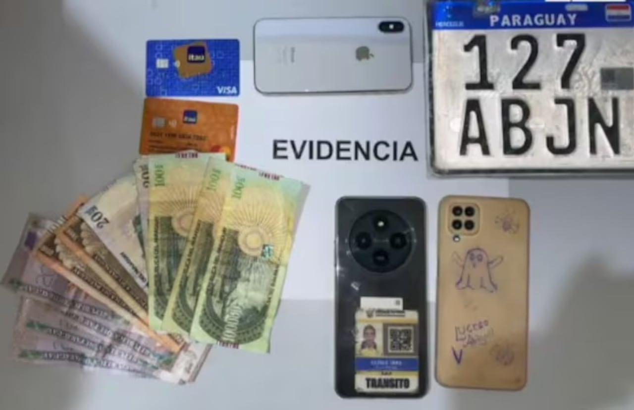 Evidencias incautadas. Foto: Policía